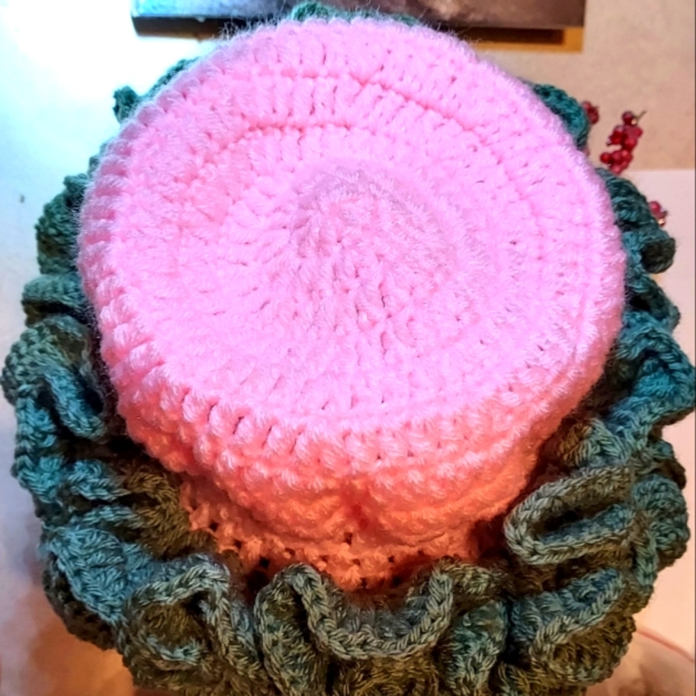 ❤️LOVE:HANDMADE. Crochet Ruffle HAT - Picture 3 of 5